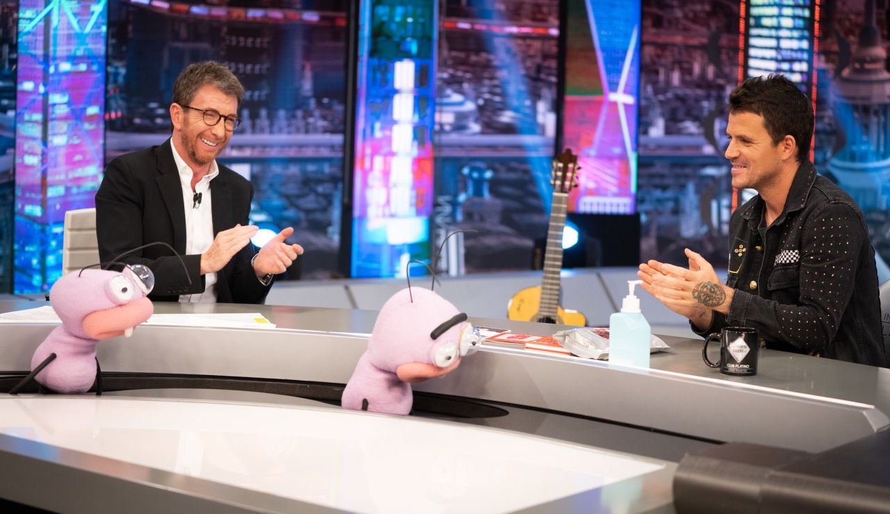 ¿La desaparición del Atleti o que todo el mundo lo vea desnudo? Dani Martín se enfrenta a las decisiones más difíciles con Trancas y Barrancas ¿La desaparición del Atleti o que todo el mundo lo vea desnudo? Dani Martín se enfrenta a las decisiones más difíciles con Trancas y Barrancas