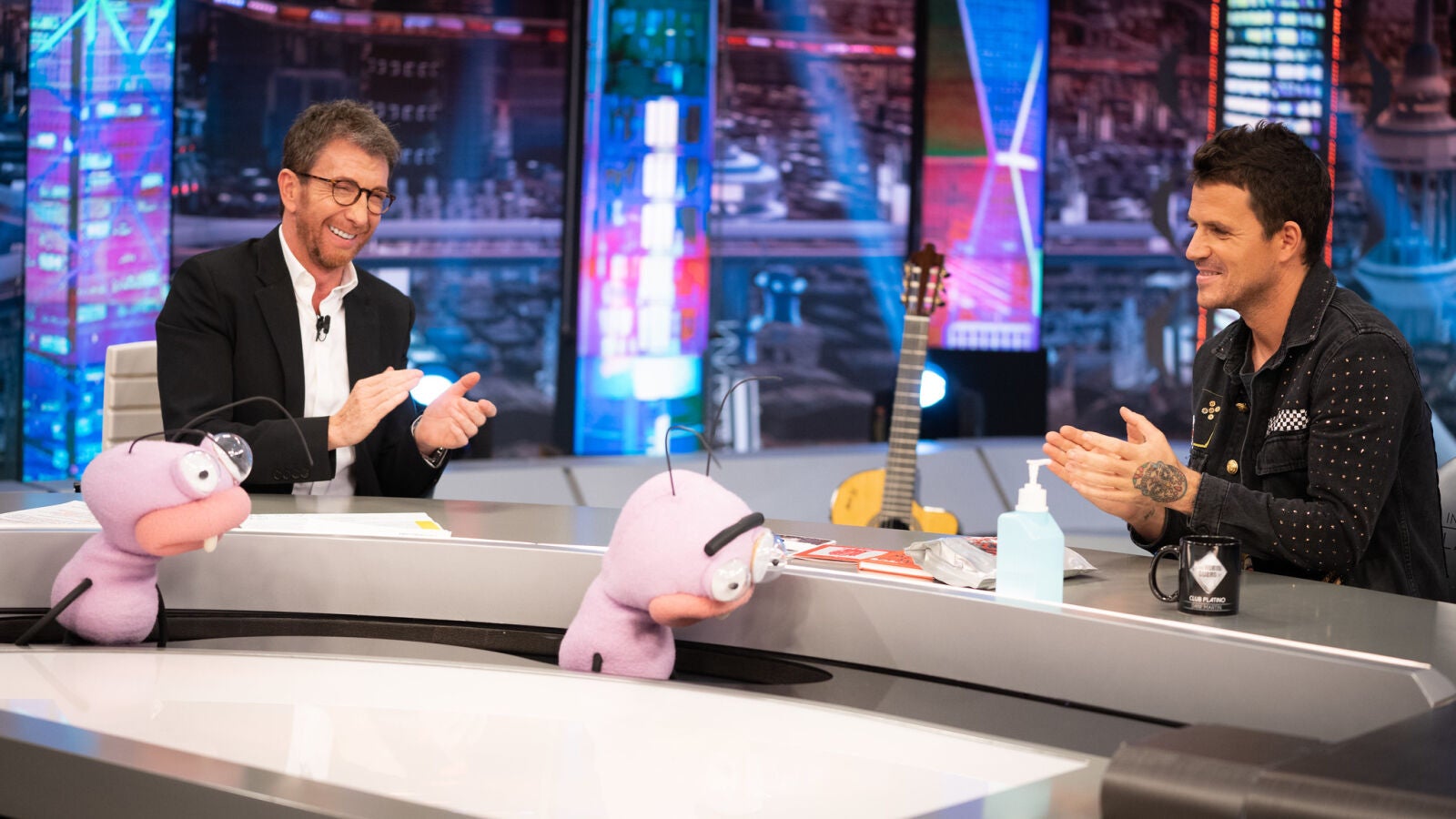 ¿La desaparición del Atleti o que todo el mundo lo vea desnudo? Dani Martín se enfrenta a las decisiones más difíciles con Trancas y Barrancas