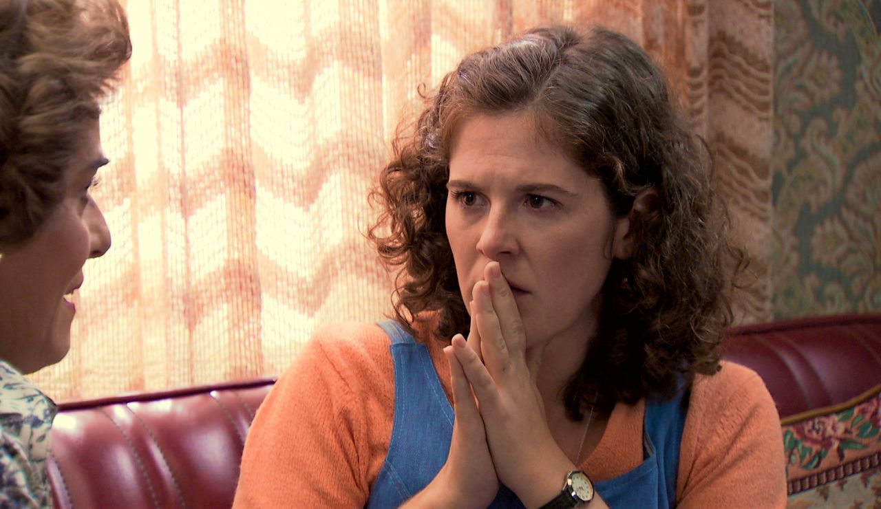 Virginia se encara a Benigna y la obliga a confesarle toda la verdad sobre su madre Virginia se encara a Benigna y la obliga a confesarle toda la verdad sobre su madre