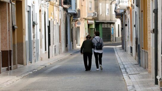 Una calle casi vac&iacute;a
