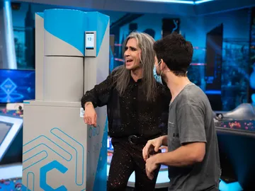 Marron deja sin palabras a Mario Vaquerizo con la máquina capaz de enfriar cervezas en menos de 30 segundos Marron deja sin palabras a Mario Vaquerizo con la máquina capaz de enfriar cervezas en menos de 30 segundos