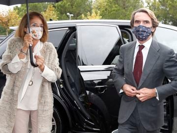 Ana Botella y José María Aznar a su llegada al tanatorio