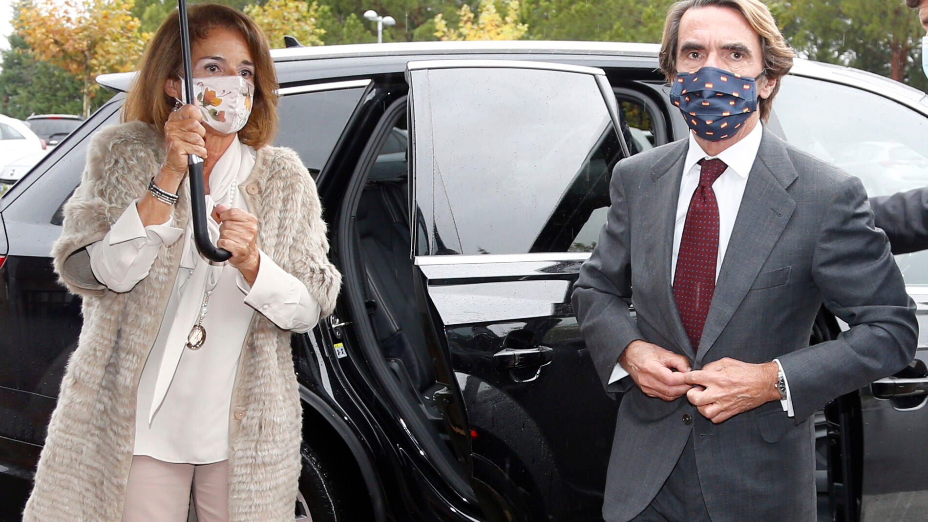 Ana Botella y José María Aznar a su llegada al tanatorio