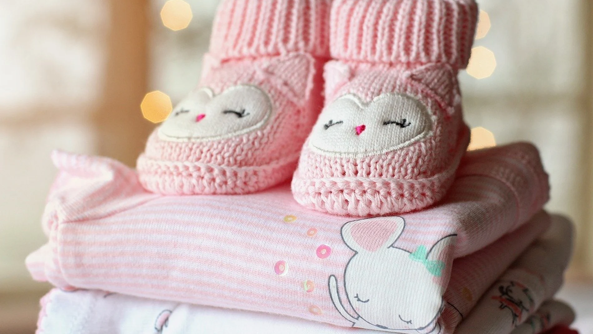 Muere de hambre un bebé al que su madre abandonó durante 6 días para celebrar su cumpleaños Muere de hambre un bebé al que su madre abandonó durante 6 días para celebrar su cumpleaños