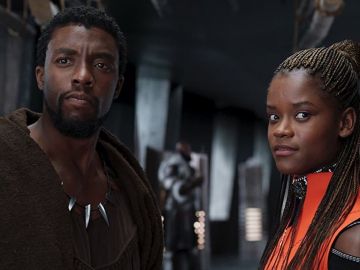 Chadwick Boseman y Letitia Wright en 'Black Panther'