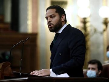 Ignacio Garriga durante la moción de censura de Vox al gobierno