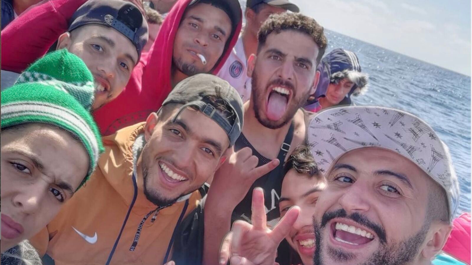 Un influencer marroquí narra su viaje en patera a través de su cuenta de Instagram 