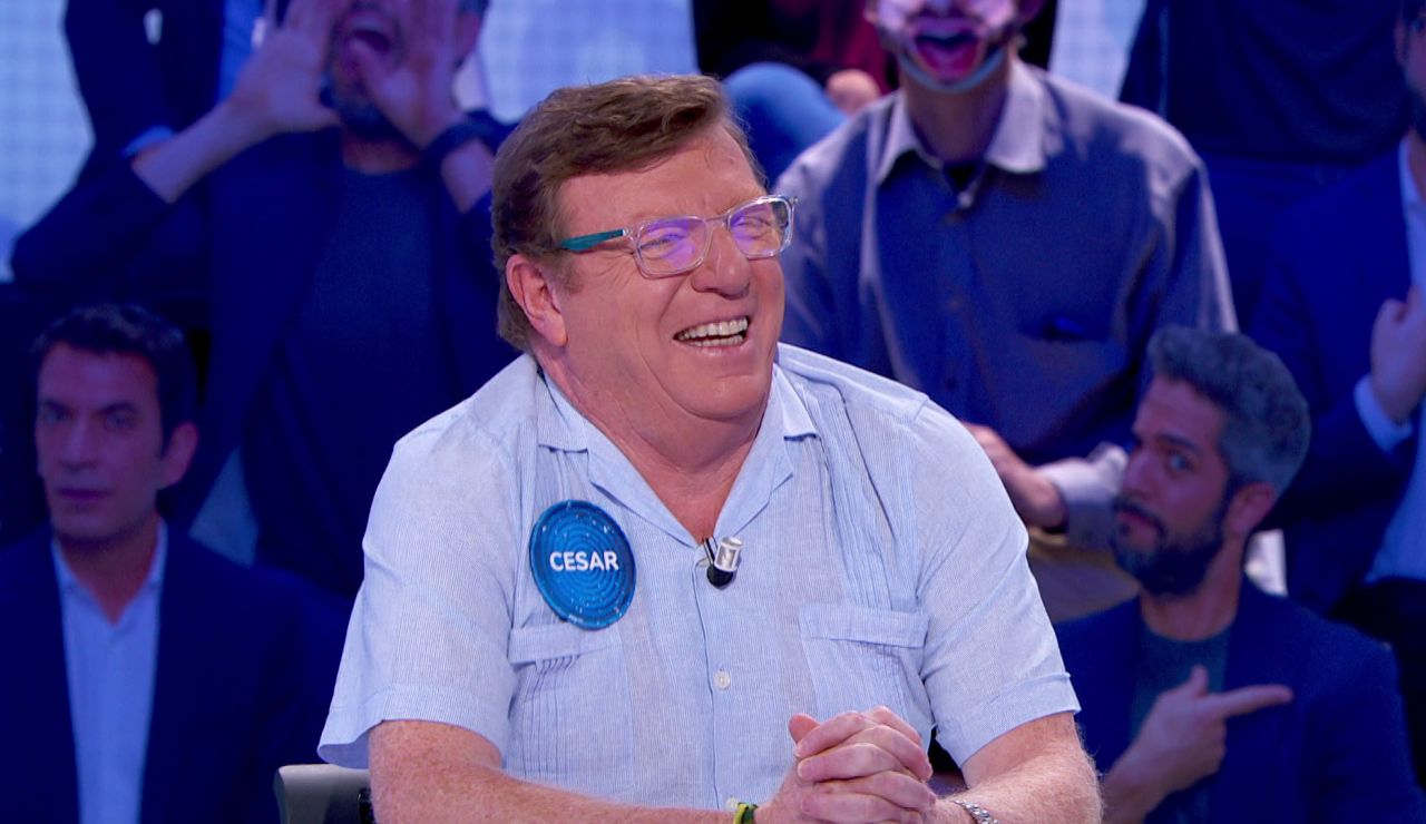 Roberto Leal le saca los colores a César Cadaval en ‘Pasapalabra’: “Eres el Justin Bieber del humor” Roberto Leal le saca los colores a César Cadaval en ‘Pasapalabra’: “Eres el Justin Bieber del humor”