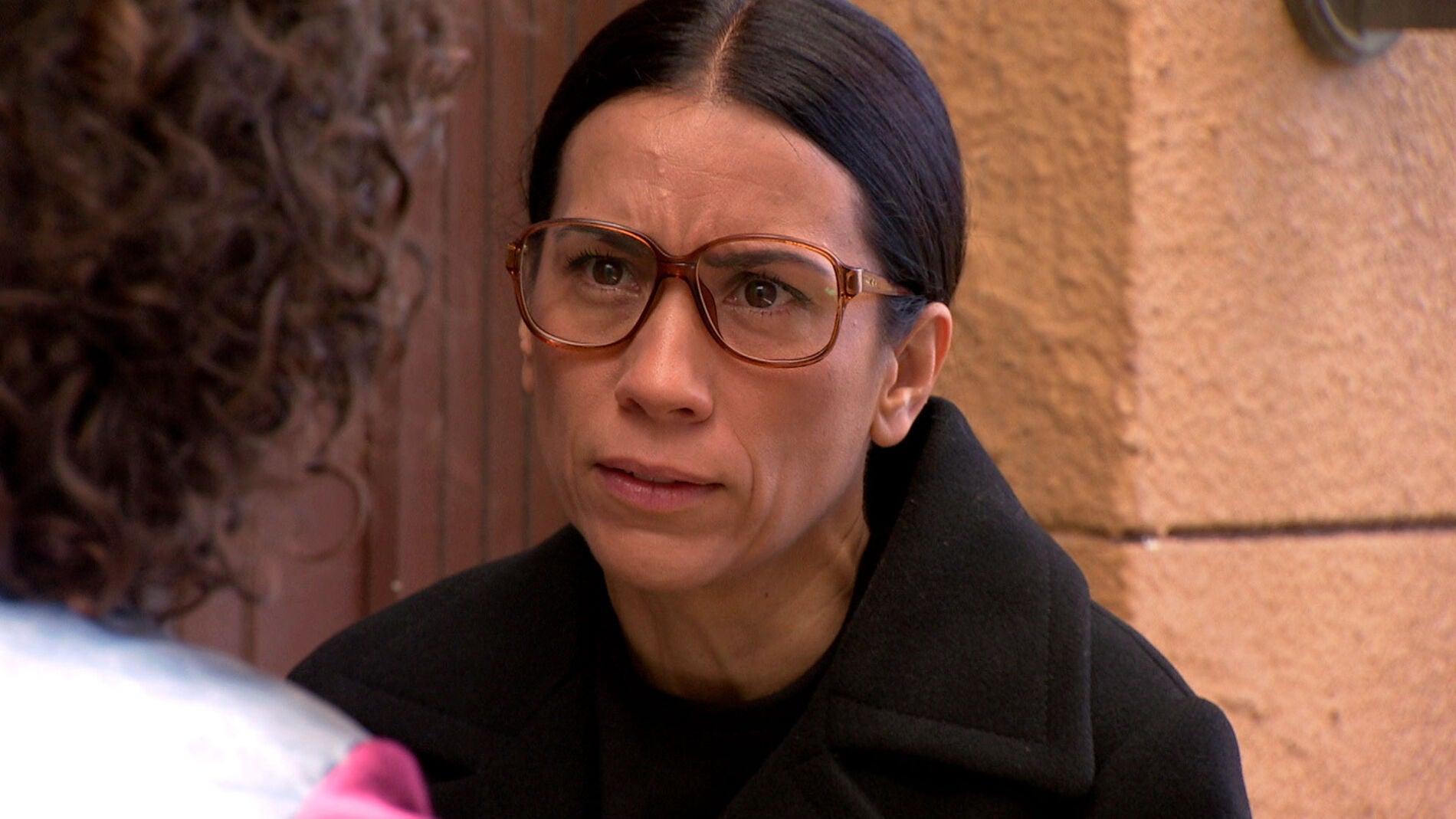 Manolita pone en peligro su vida al caer en la trampa de un supuesto testigo 