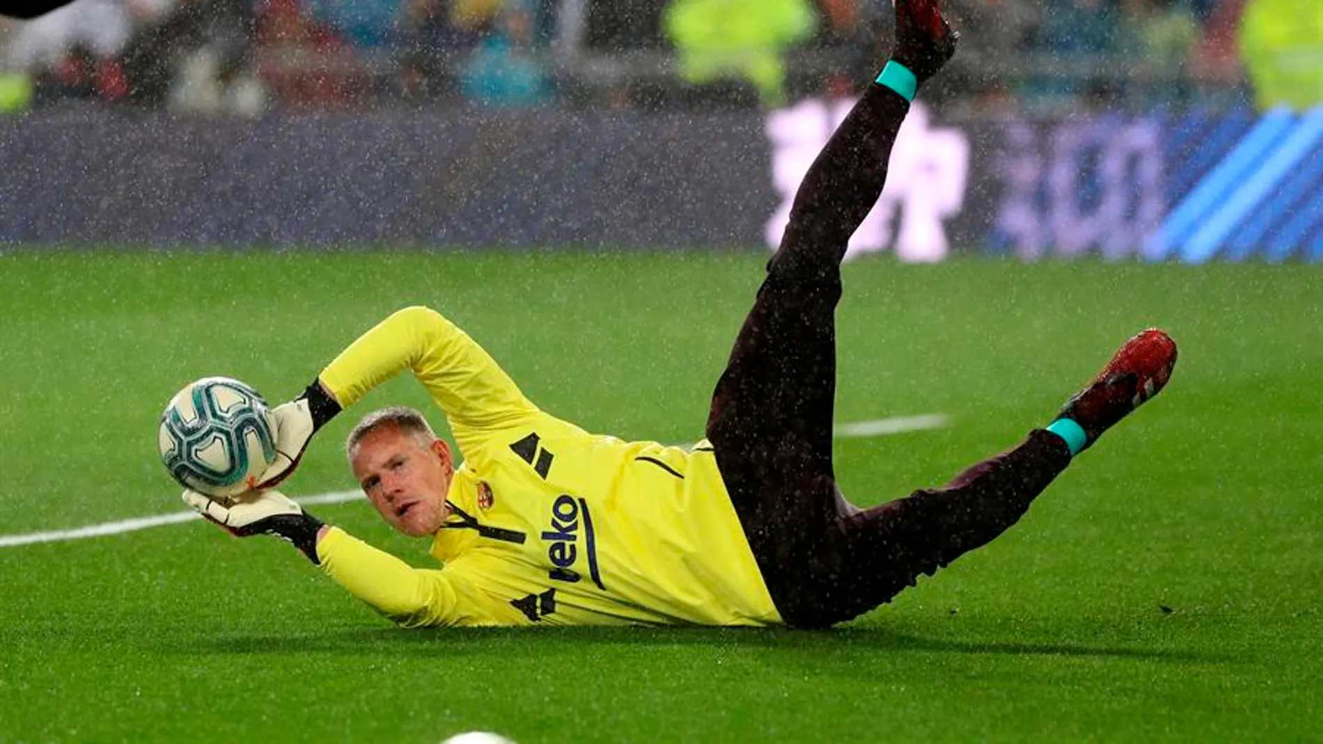 El Barcelona anuncia la renovación de Ter Stegen, Piqué, Lenglet y de Jong El Barcelona anuncia la renovación de Ter Stegen, Piqué, Lenglet y de Jong