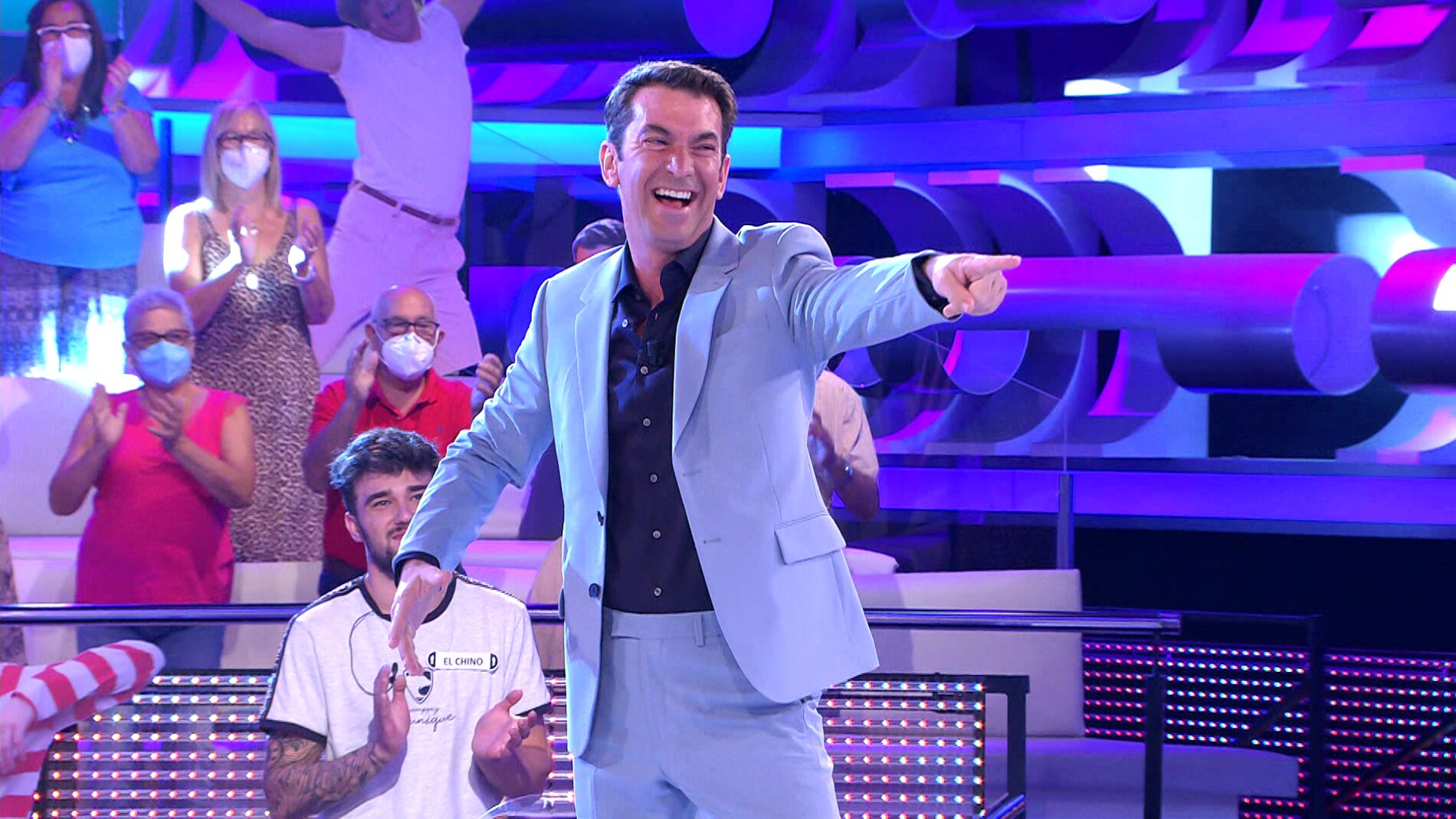 Nueva etapa en &lsquo;&iexcl;Ahora caigo!&rsquo;, nuevo traje: &iexcl;Arturo Valls est&aacute; de estreno!
