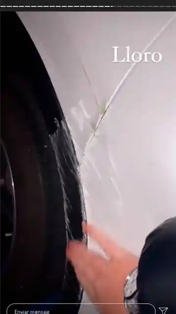 El coche rozado de Anita Matamoros El coche rozado de Anita Matamoros
