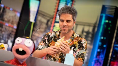 ¡El reto extremo de Ernesto Sevilla en 'El Hormiguero 3.0'! ¿Se habrá comido una pizza en 10 segundos?