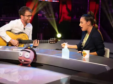 India Martínez canta en directo 'La gitana' con Pablo Motos a la guitarra India Martínez canta en directo 'La gitana' con Pablo Motos a la guitarra