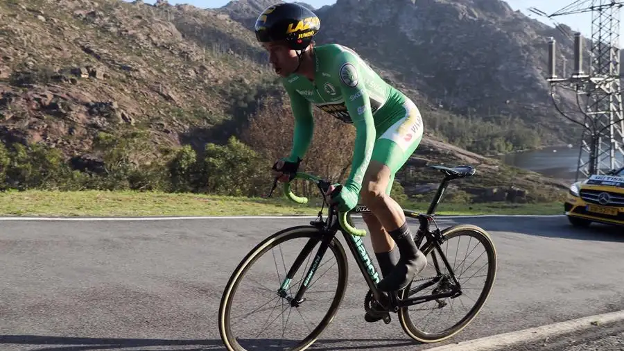 Roglic gana la 'crono' de &Eacute;zaro y recupera el liderato de la Vuelta a Espa&ntilde;a