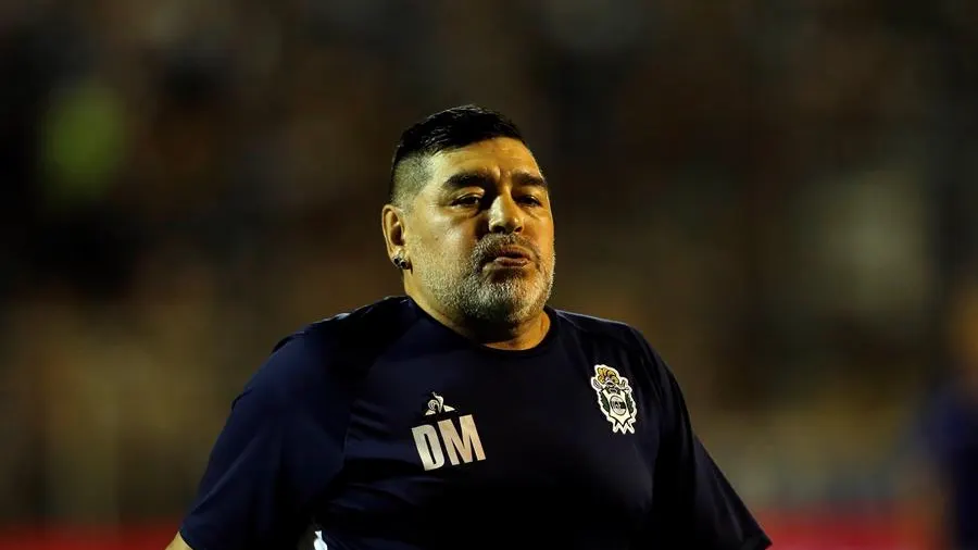 Diego Maradona padece un hematoma subdural en la cabeza y tendrá que ser intervenido quirúrgicamente en las próximas horas esta misma noche. Diego Maradona padece un hematoma subdural en la cabeza y tendrá que ser intervenido quirúrgicamente en las próximas horas esta misma noche.