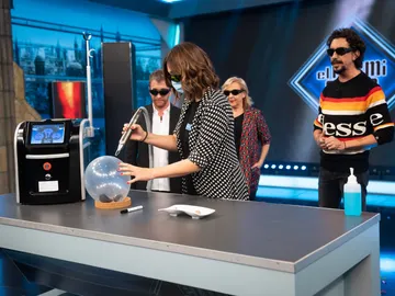 ¡Como si fuera magia! El borrador láser capaz de acabar con el pigmento de color a la primera ¡Como si fuera magia! El borrador láser capaz de acabar con el pigmento de color a la primera