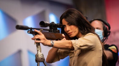 Pilar Rubio se enfrenta a un reto de puntería tan extremo que rebautiza el nombre de su sección en 'El Hormiguero 3.0'