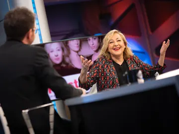 Carmen Machi bromea en 'El Hormiguero 3.0' con su paradisíaco confinamiento en Isla Mauricio Carmen Machi bromea en 'El Hormiguero 3.0' con su paradisíaco confinamiento en Isla Mauricio