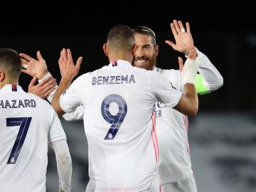 Benzema celebra su gol al Inter