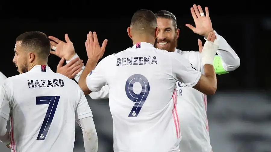 Benzema celebra su gol al Inter Benzema celebra su gol al Inter