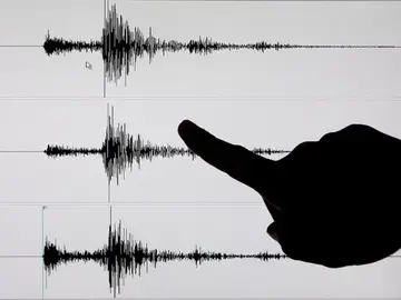 Imagen de archivo de un terremoto en un sismógrafo Imagen de archivo de un terremoto en un sismógrafo