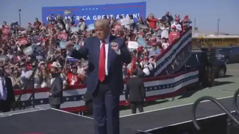 Donald Trump recopila en un vídeo sus bailes de la campaña de las elecciones de Estados Unidos Donald Trump recopila en un vídeo sus bailes de la campaña de las elecciones de Estados Unidos