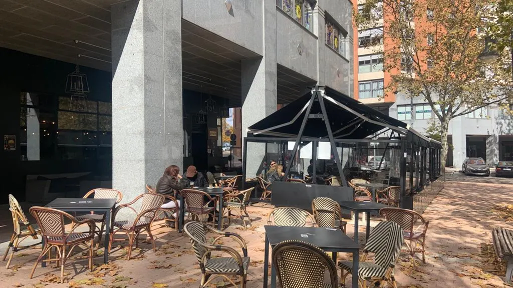 El cierre de la hostelería afecta a 120.000 familias en Castilla y León El cierre de la hostelería afecta a 120.000 familias en Castilla y León