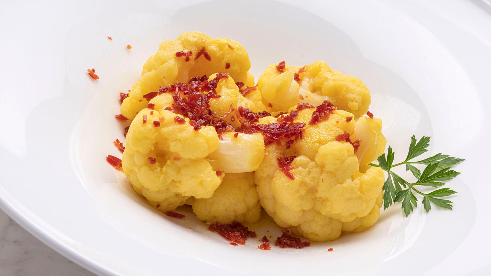 Receta de coliflor al azafr&aacute;n: f&aacute;cil, sabrosa, r&aacute;pida y vers&aacute;til