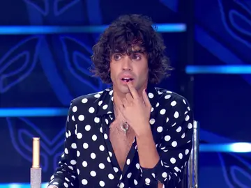 El Monstruo responde a la pregunta de Javier Ambrossi: “¿Eres de la familia de los Flores?” El Monstruo responde a la pregunta de Javier Ambrossi: “¿Eres de la familia de los Flores?”