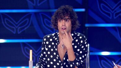 El Monstruo responde a la pregunta de Javier Ambrossi: “¿Eres de la familia de los Flores?”