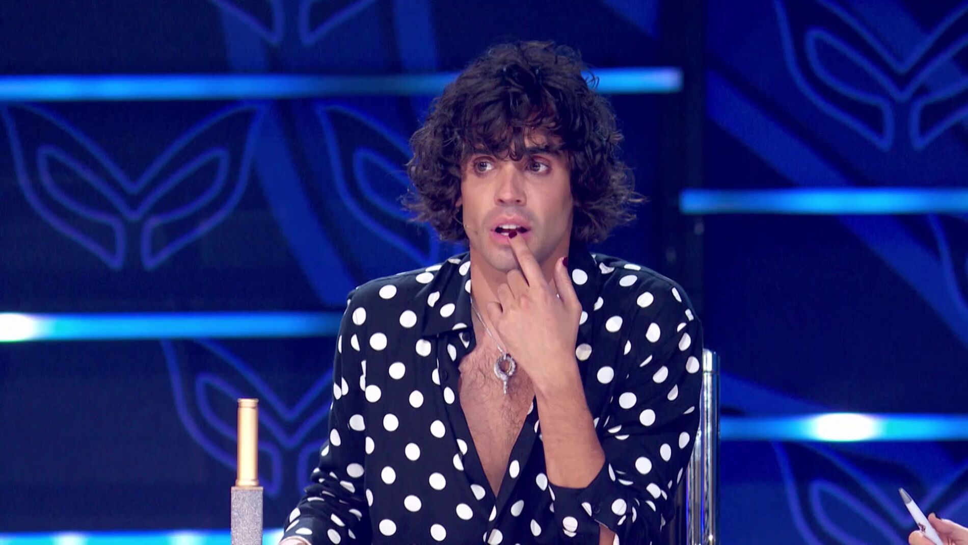 El Monstruo responde a la pregunta de Javier Ambrossi: &ldquo;&iquest;Eres de la familia de los Flores?&rdquo;