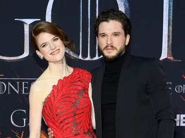 Rose Leslie y Kit Harington Rose Leslie y Kit Harington