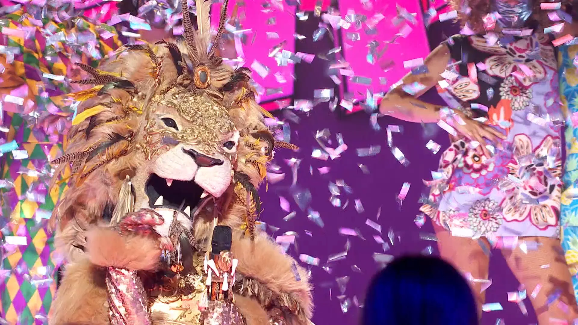 El León conquista en 'Mask Singer' con 'Si por mi fuera' de Beret 