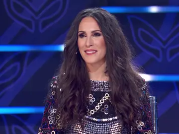 Malú da un golpe en la mesa sobre la identidad del Girasol: “Lo sé, lo tengo clarísimo” Malú da un golpe en la mesa sobre la identidad del Girasol: “Lo sé, lo tengo clarísimo”
