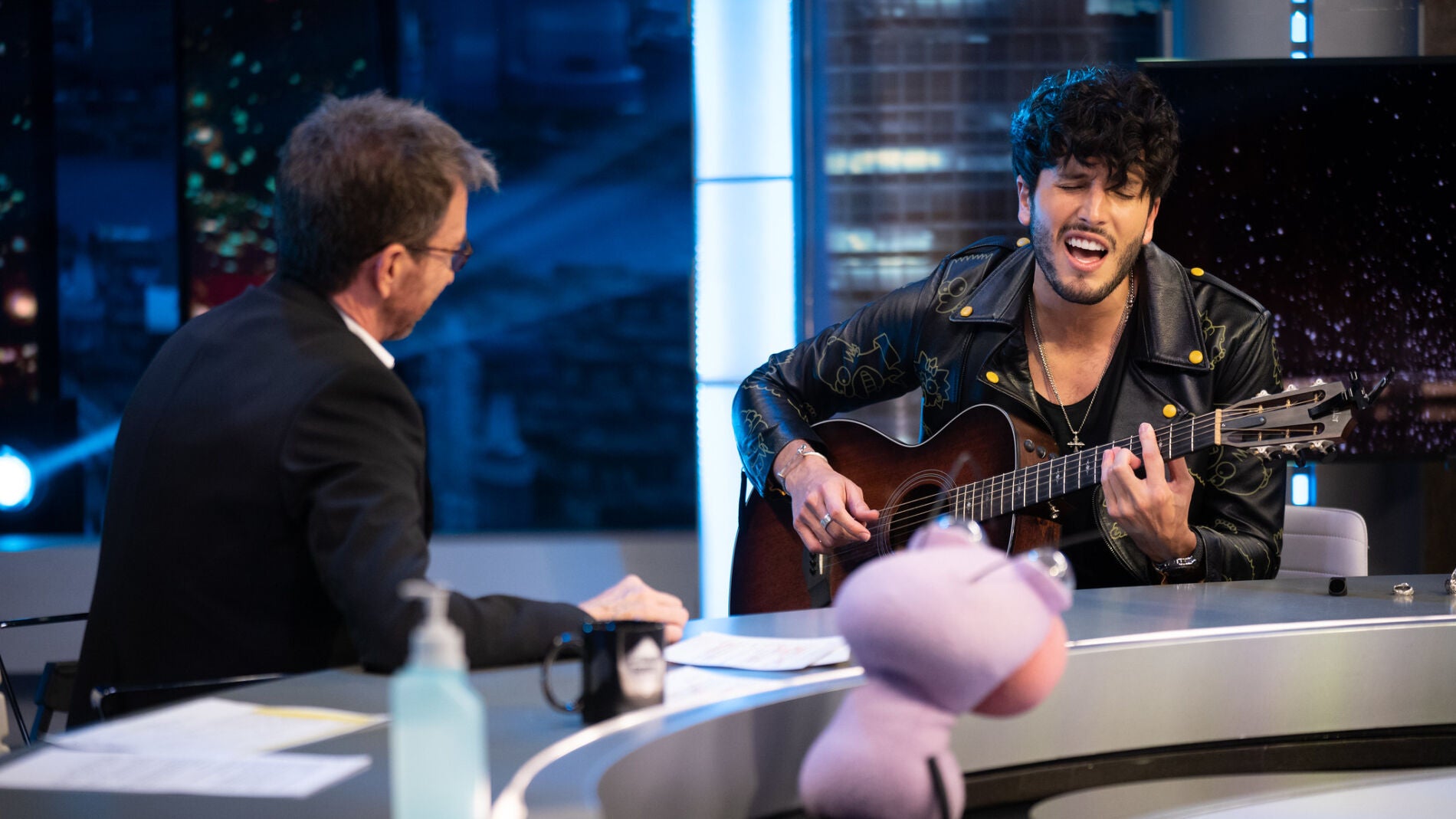 Sebasti&aacute;n Yatra enamora en 'El Hormiguero 3.0' con una canci&oacute;n compuesta junto a Pablo L&oacute;pez 