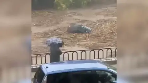 Rescates, cortes de carretera e inundaciones, los efectos del temporal sobre la Comunitat Valenciana Rescates, cortes de carretera e inundaciones, los efectos del temporal sobre la Comunitat Valenciana
