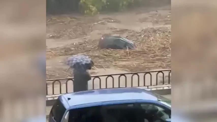 Rescates, cortes de carretera e inundaciones, los efectos del temporal sobre la Comunitat Valenciana Rescates, cortes de carretera e inundaciones, los efectos del temporal sobre la Comunitat Valenciana