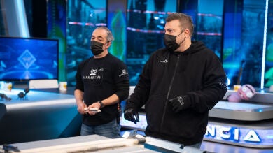 Marron deja en 'shock' a Sebastián Yatra mostrando cómo un trozo de madera puede convertirse en proyectil
