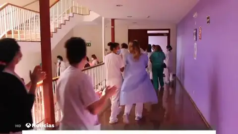 Colocan camas en la planta de Administración del Hospital de Cabueñes, en Gijón, para enfermos de coronavirus Colocan camas en la planta de Administración del Hospital de Cabueñes, en Gijón, para enfermos de coronavirus