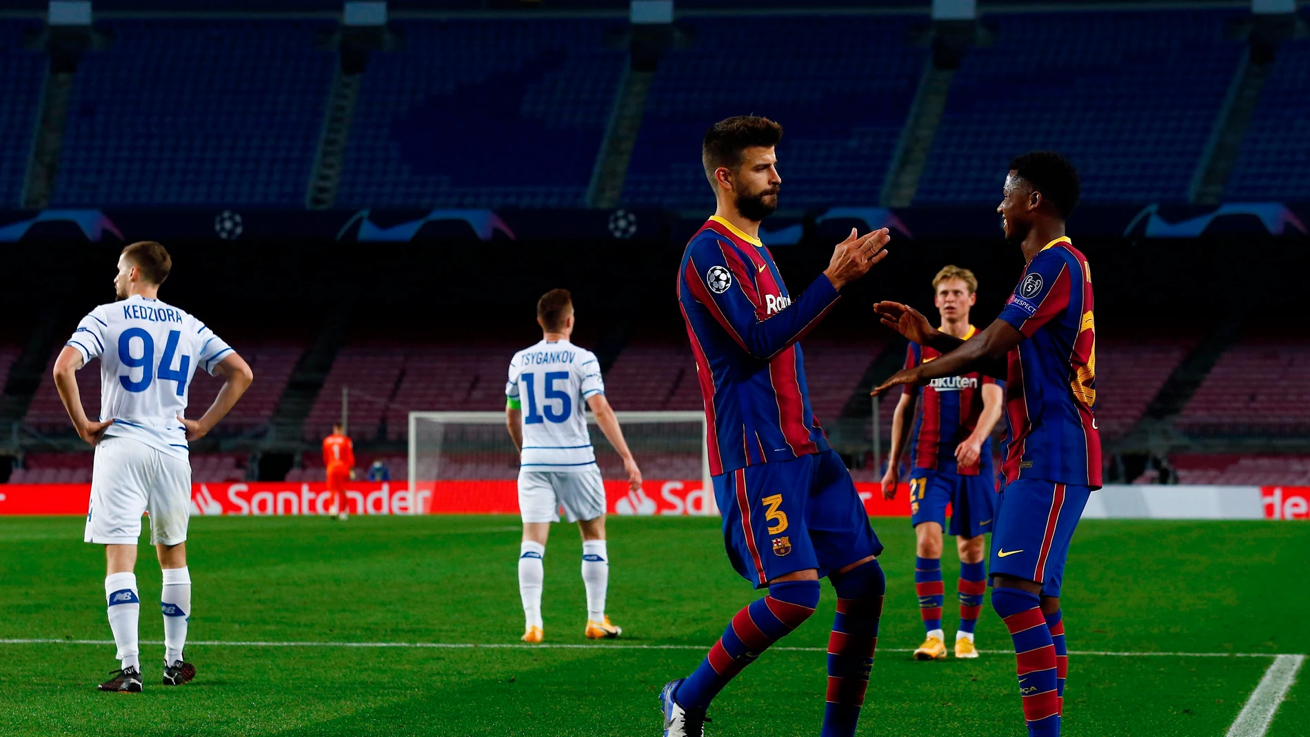 Gerard Piqué, en el partido ante el Dinamo de Kiev Gerard Piqué, en el partido ante el Dinamo de Kiev