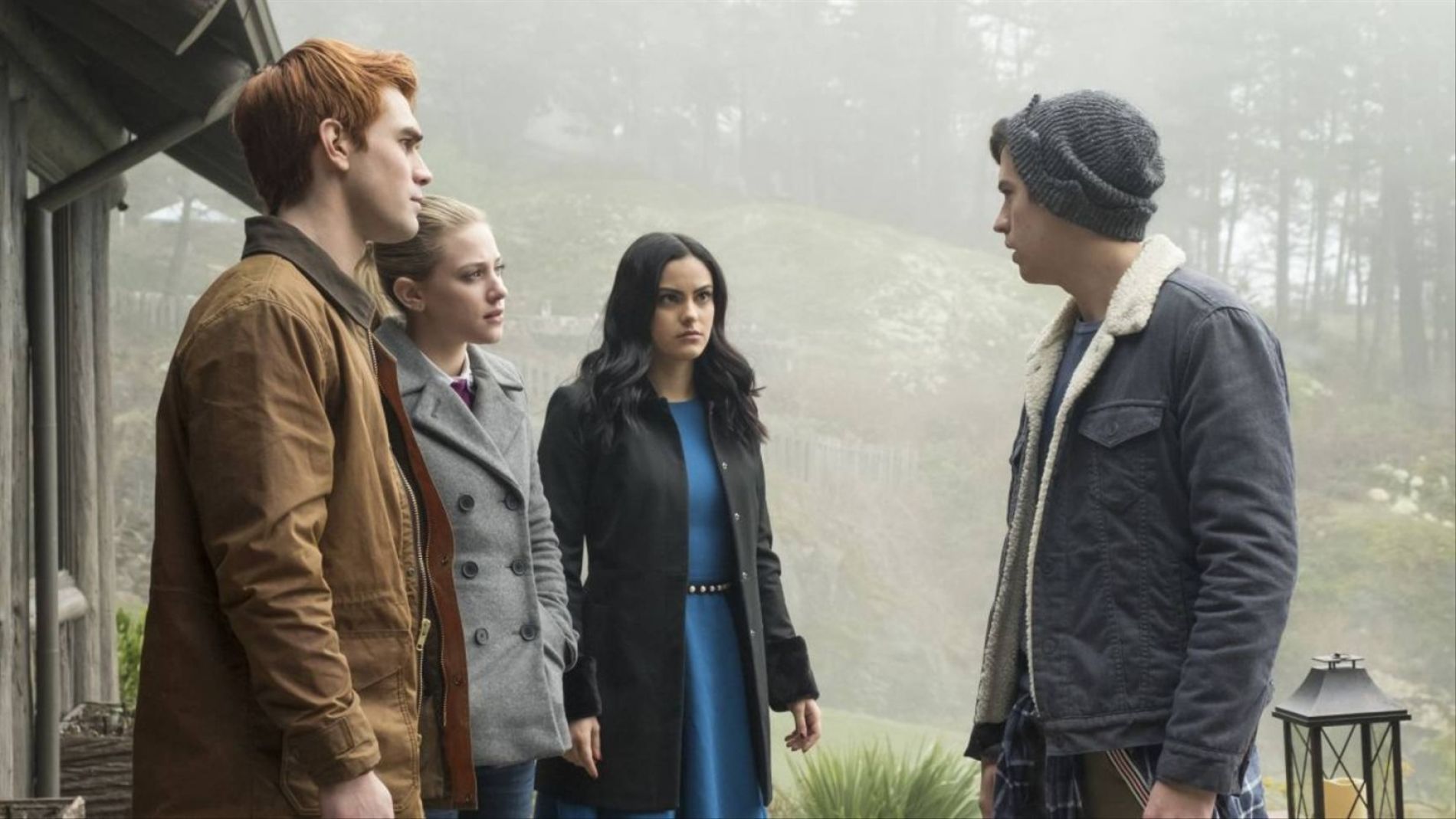 KJ Apa, Lili Reinhart, Camila Mendes y Cole Sprouse en 'Riverdale'