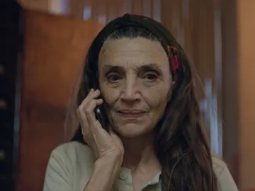 Emilia comienza su propia lucha tras una llamada determinante Emilia comienza su propia lucha tras una llamada determinante