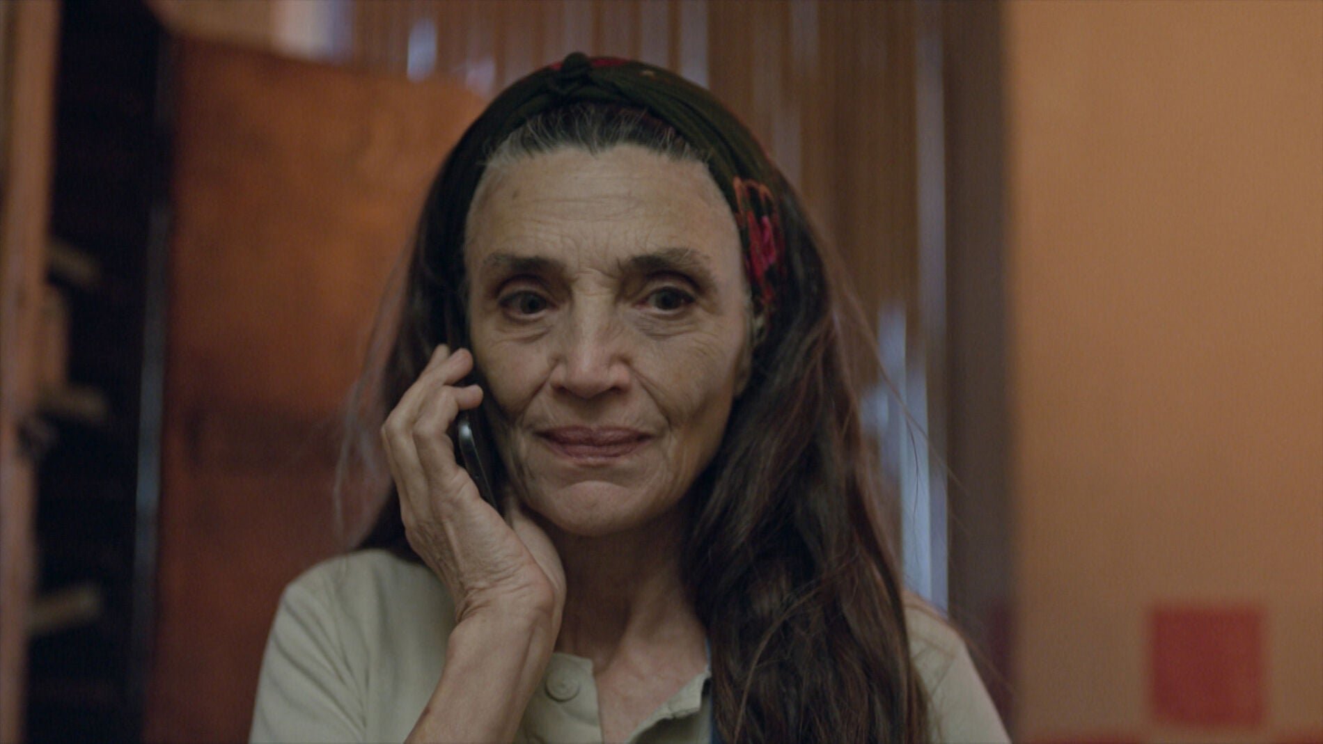 Emilia comienza su propia lucha tras una llamada determinante