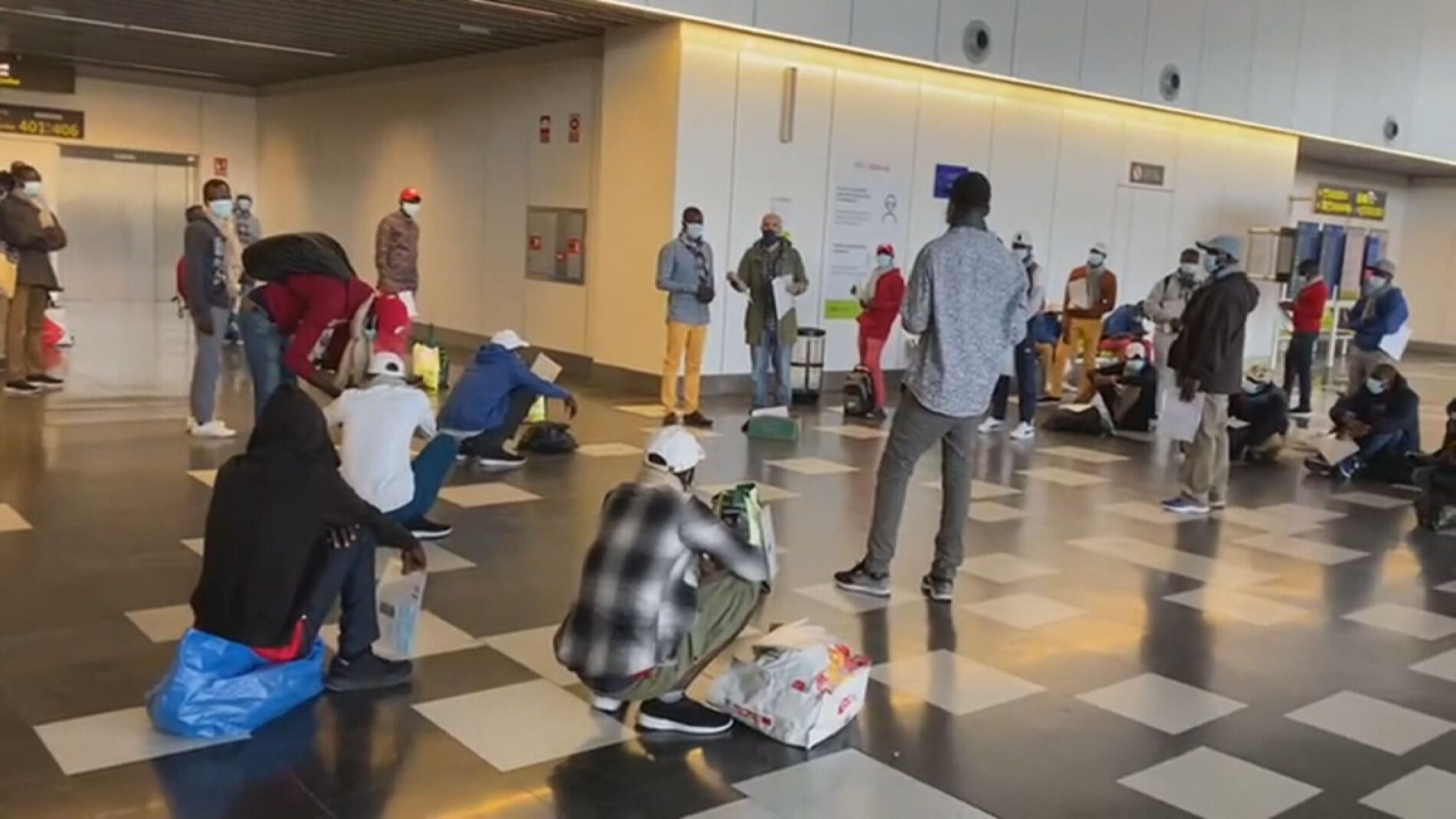 Inmigrantes trasladados a Canarias