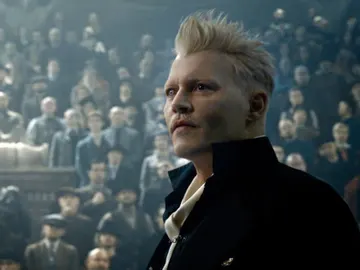 El actor Johnny Depp, en una escena de 'Animales Fantásticos: Los crímenes de Grindelwald' El actor Johnny Depp, en una escena de 'Animales Fantásticos: Los crímenes de Grindelwald'
