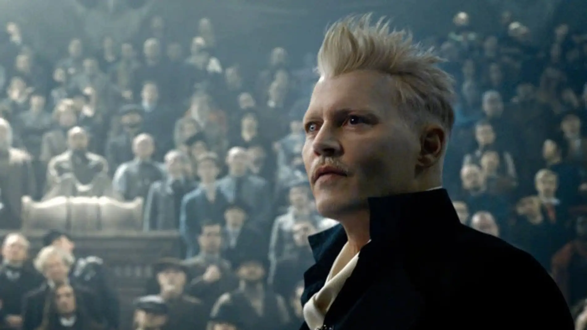 El actor Johnny Depp, en una escena de 'Animales Fantásticos: Los crímenes de Grindelwald'
