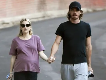 Garrett Hedlund y una embarazada Emma Roberts Garrett Hedlund y una embarazada Emma Roberts