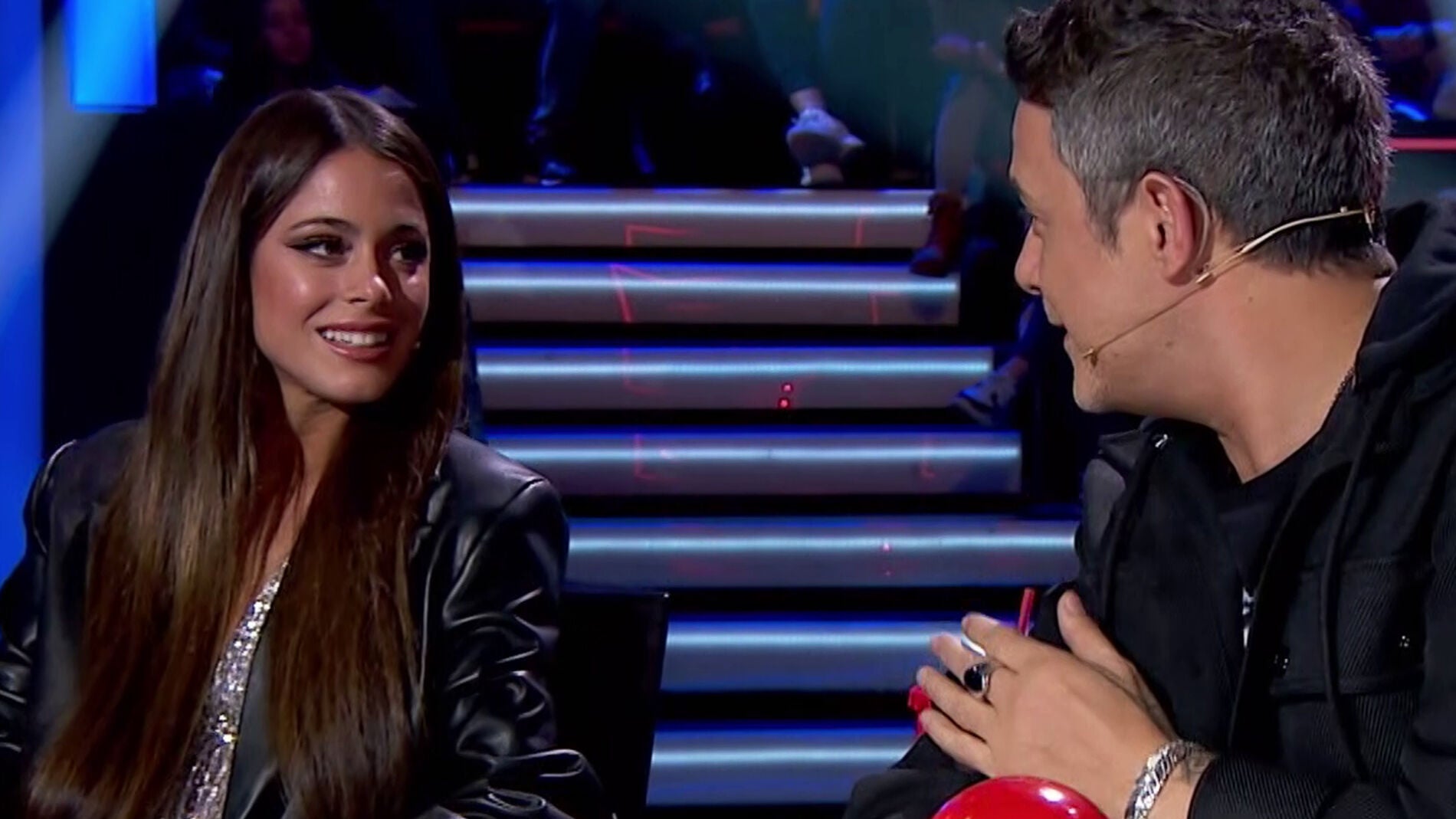 "Se le da fatal": Alejandro Sanz imita el acento argentino ante Tini en 'La Voz'