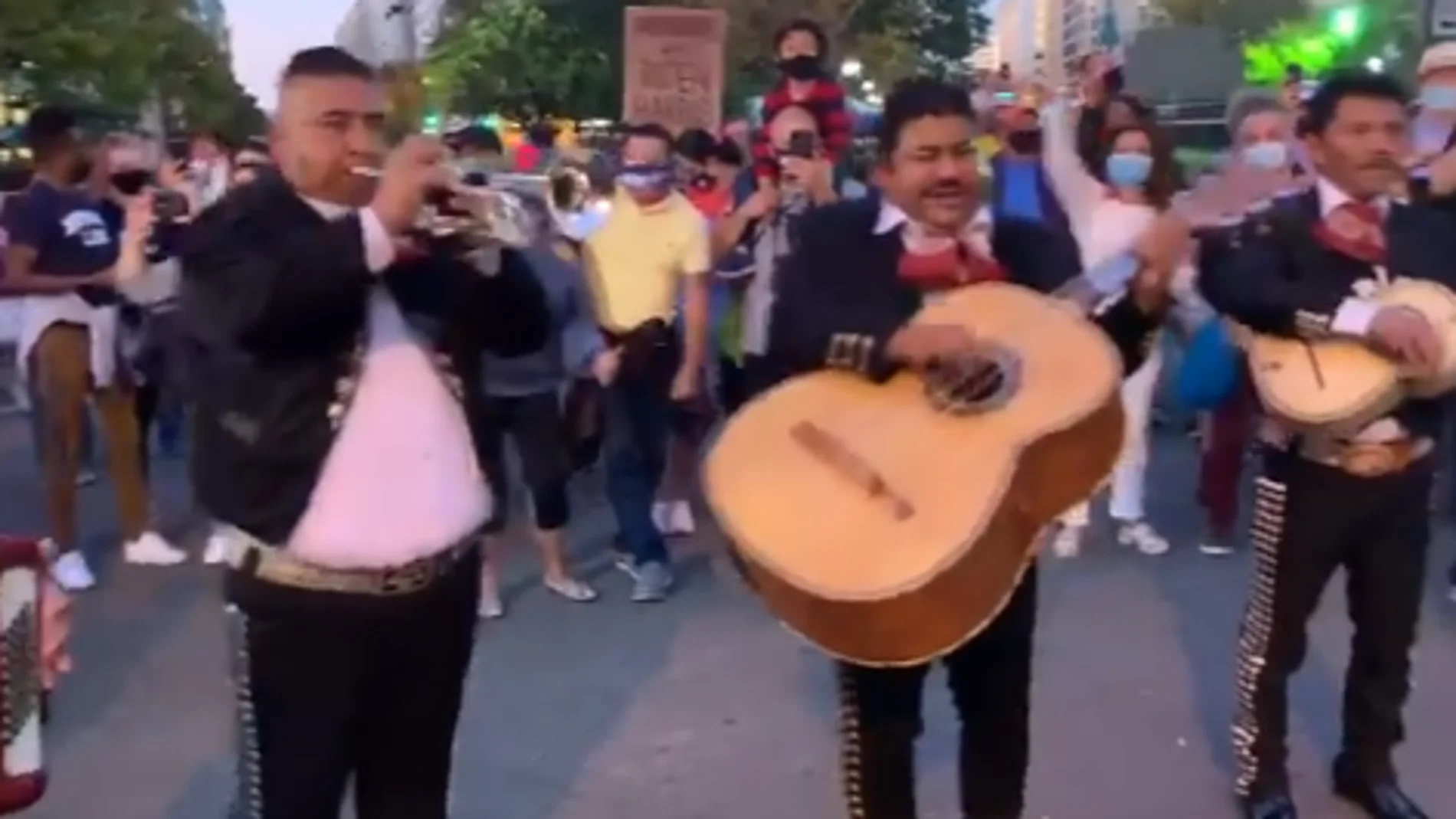 Mariachis en la Casa Blanca para despedir a Trump Mariachis en la Casa Blanca para despedir a Trump